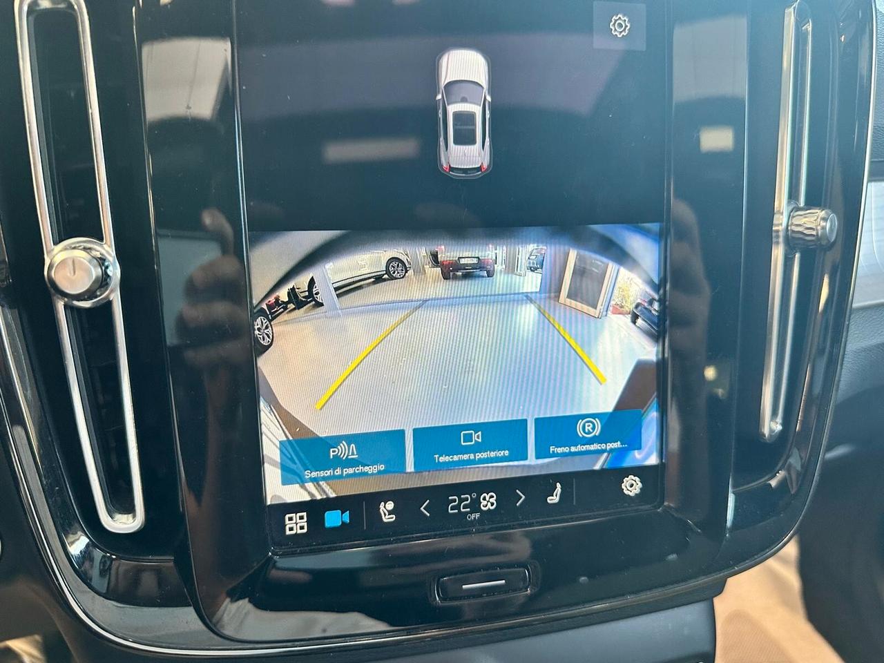 Volvo XC40 B3 automatico Plus Dark