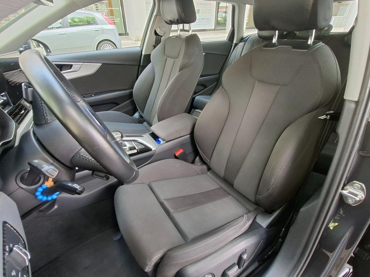 Audi A4 Business Advanced 2.0 40 TDI #6443