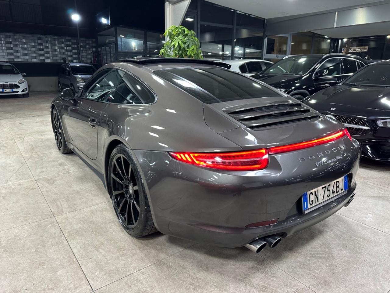Porsche 911 3.4 Carrera 4 Coupé Scarichi Tetto 2015