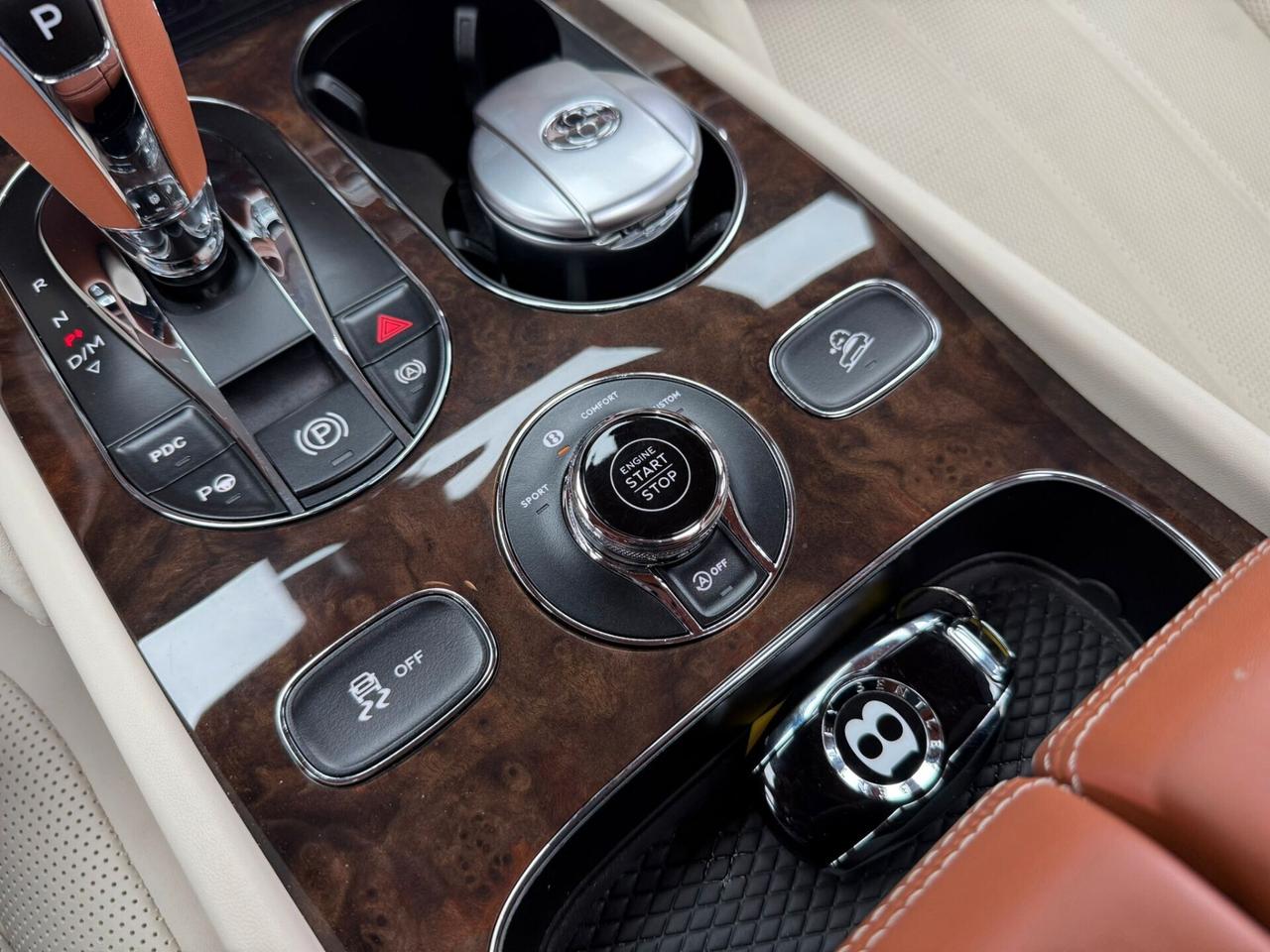 Bentley Bentayga V8 Azure (042)