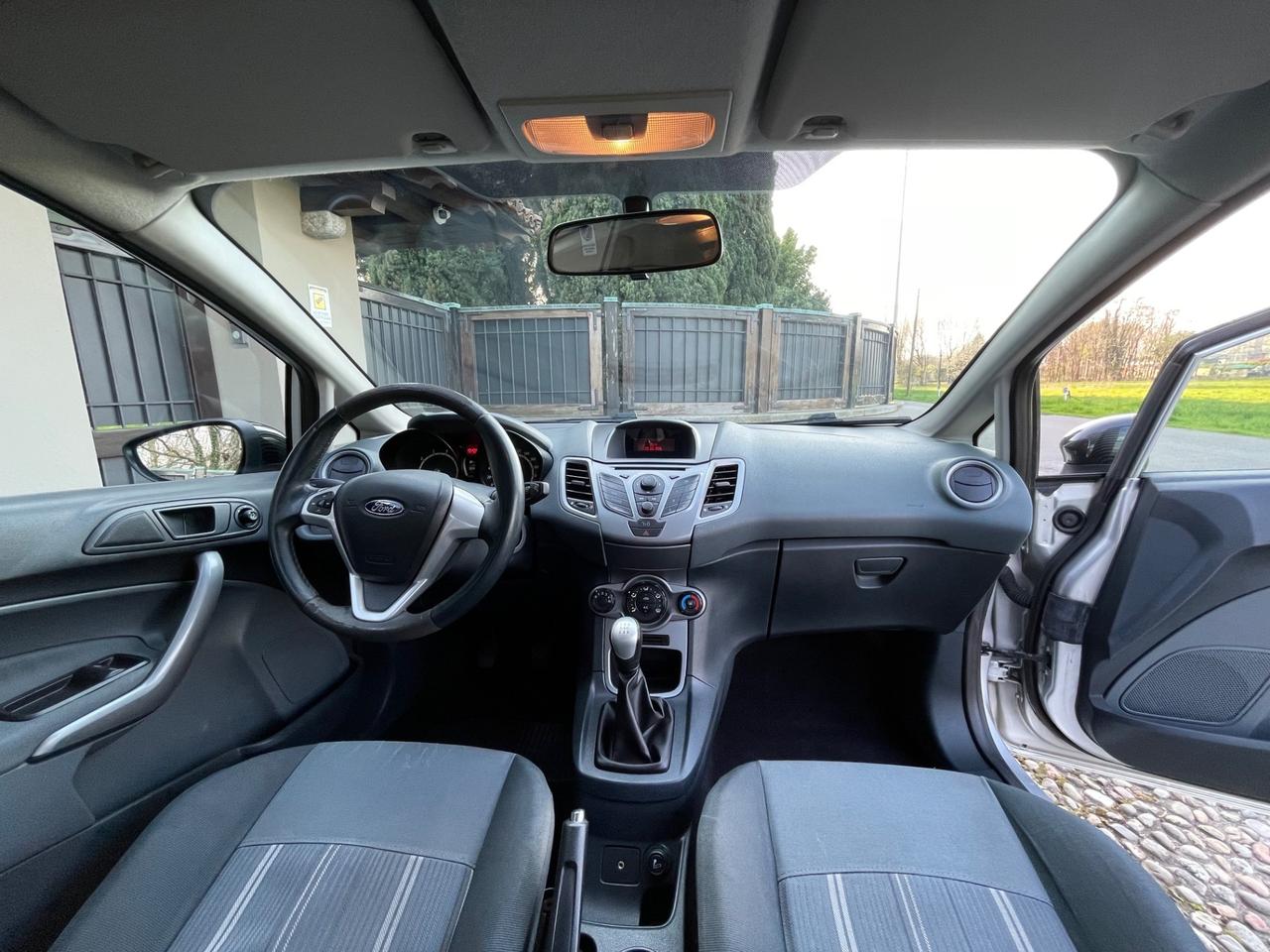 Ford Fiesta 1.2 5 porte Titanium *NEOPATENTATI*