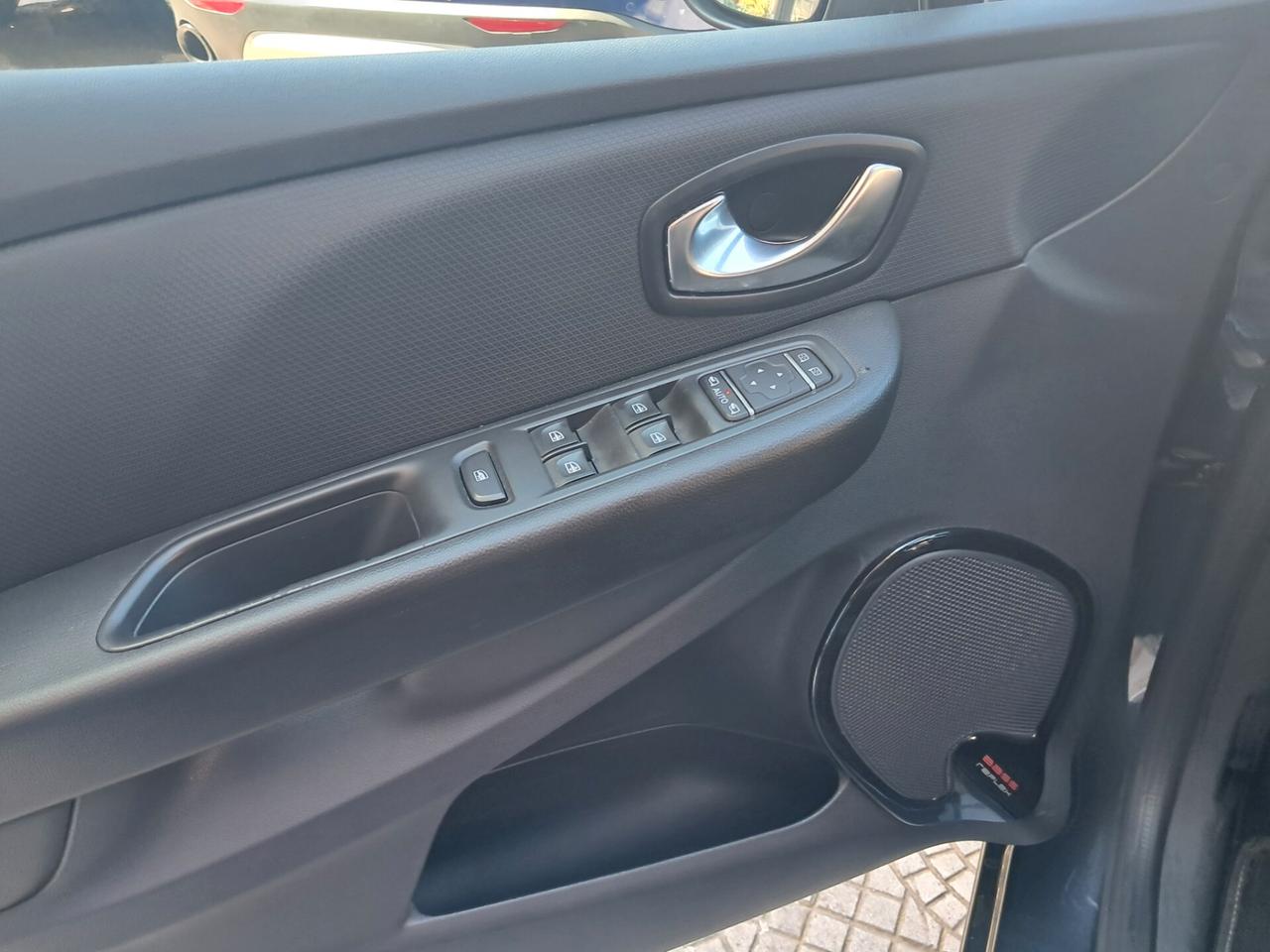 Renault Clio dCi 8V 90 cv EDC Energy Intens