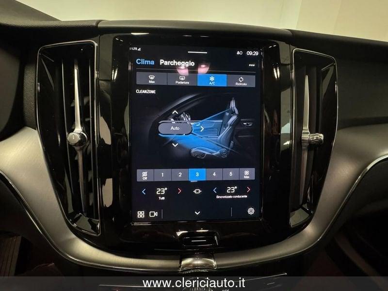 Volvo XC60 B4 (d) AWD automatico Core