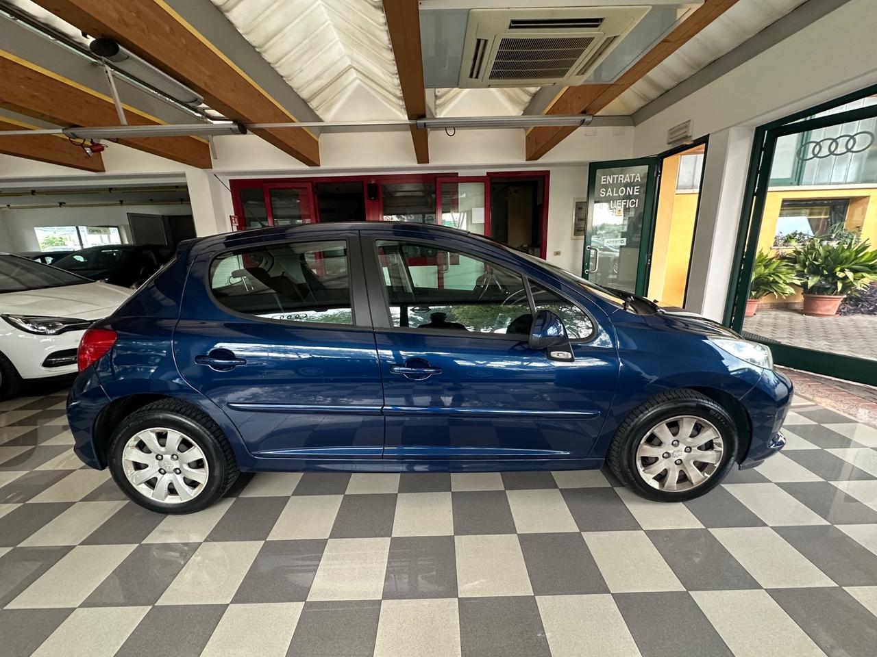 Peugeot 207 1.4 8V 75CV 5p. X Line