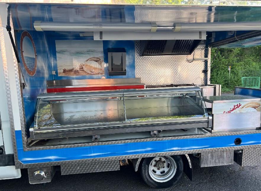 Food truck PESCHERIA Iveco 35C15* pat. B