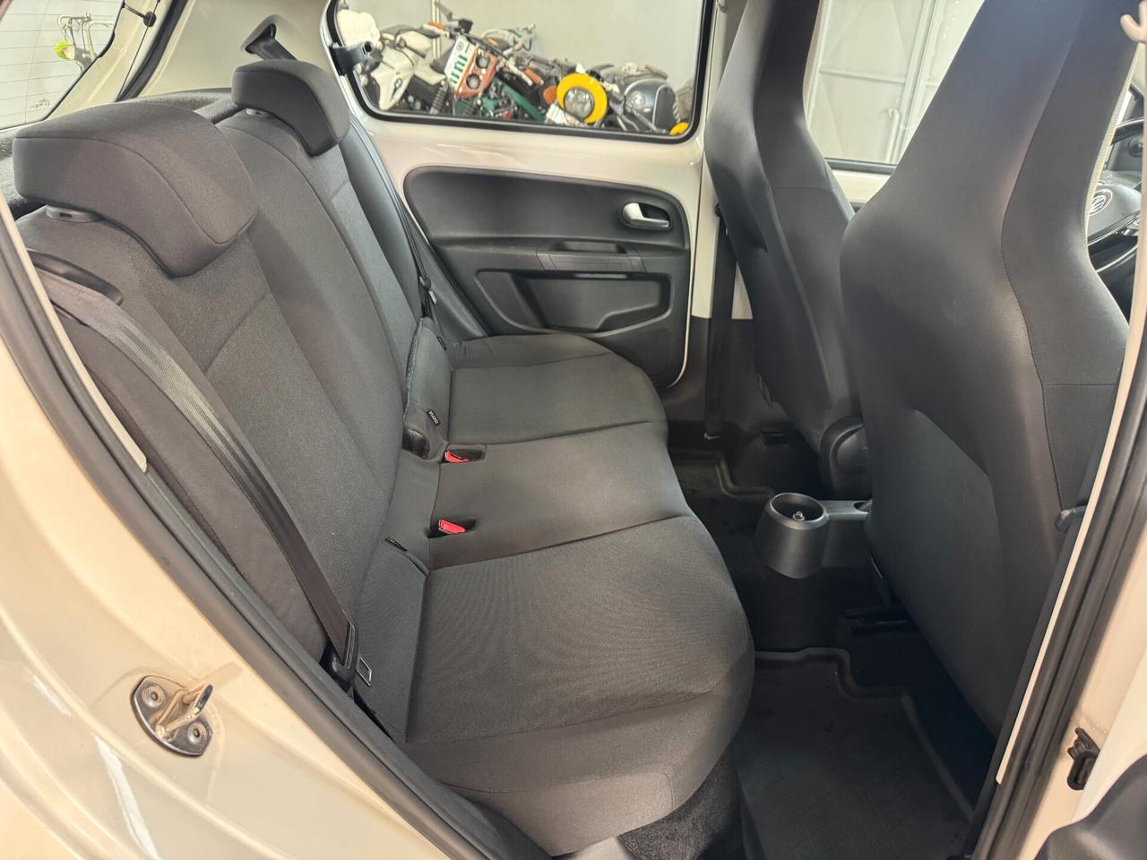 Volkswagen up! Move