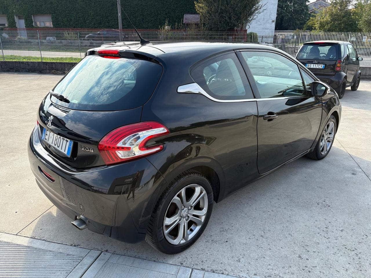 Peugeot 208 VTI ok per NEOPATENTATI