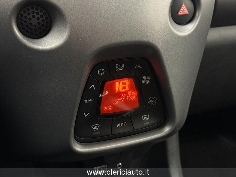 Toyota Aygo Connect 1.0 VVT-i 72 CV 5 porte x-play