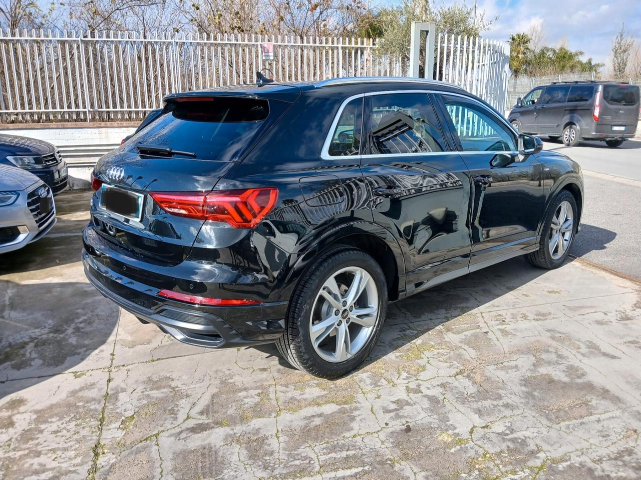 Audi Q3 35 TDI S tronic Business