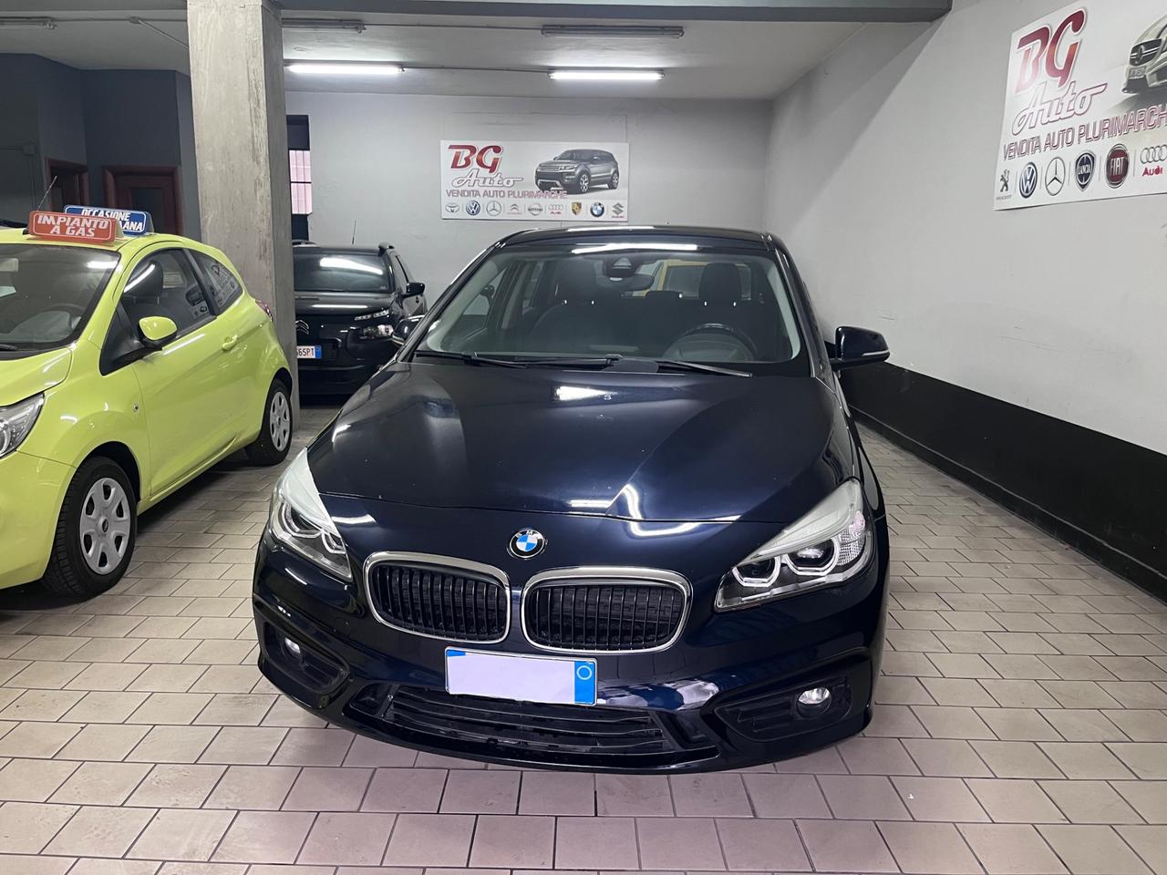 Bmw 2er Active Tourer 218d Luxury full