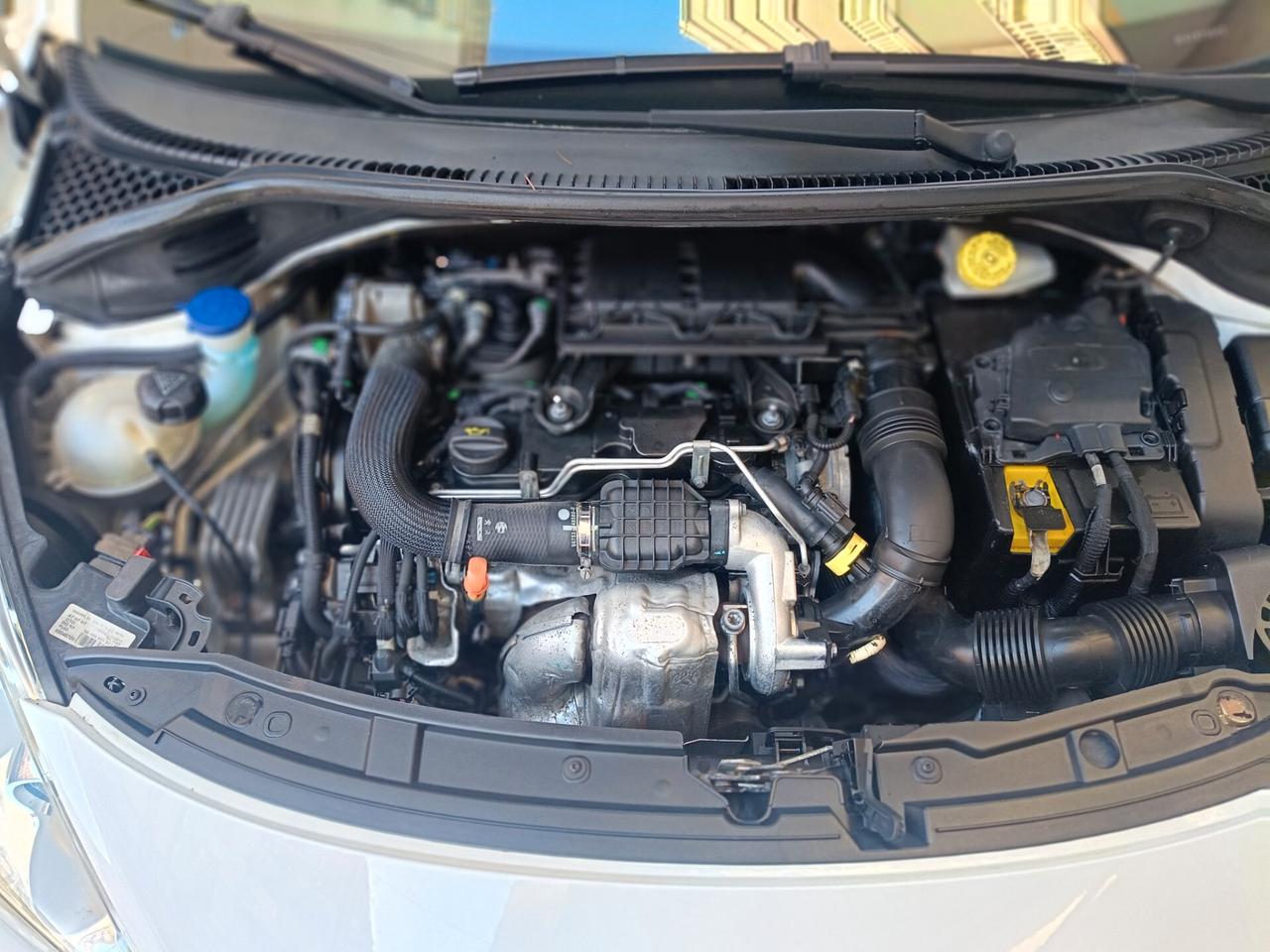 PEUGEOT 207 1.4 DIESEL 70CV-NEOPATENTATI-Euro 4790