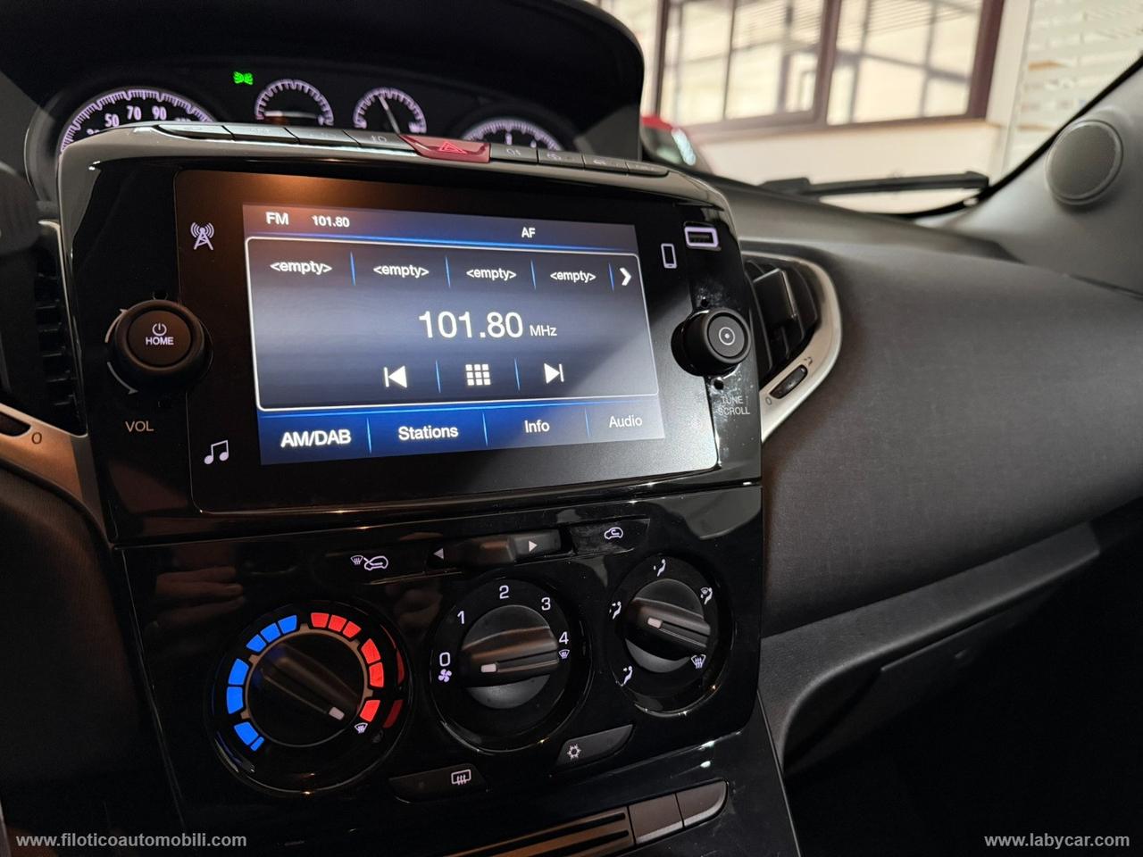 LANCIA Ypsilon 1.0 FireFly 5p.S&S Hybryd Gold CARPLAY - KIT 5 POSTO - SENSORI DI PARCHEGGIO