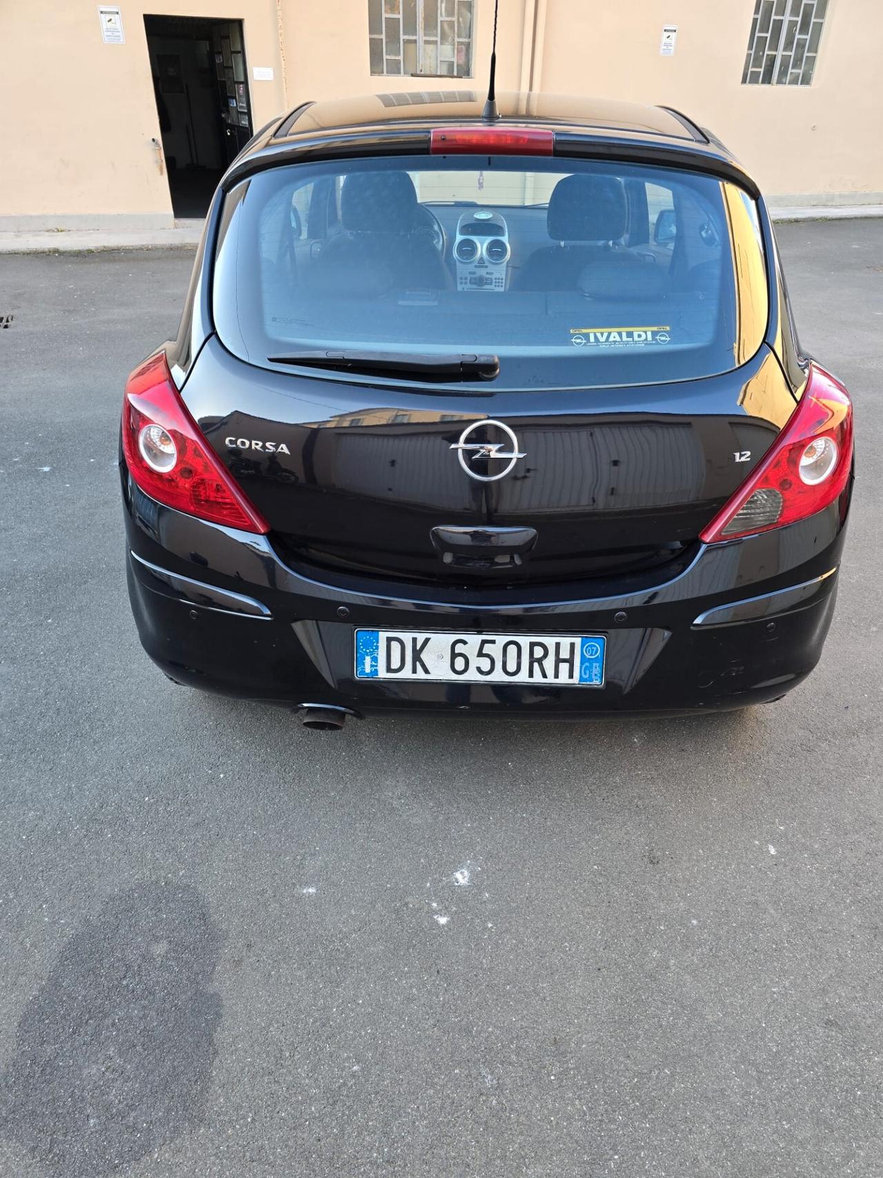 Opel corsa 1.2 benz perfetta neopatentati possibilita 12 mesi garanzia
