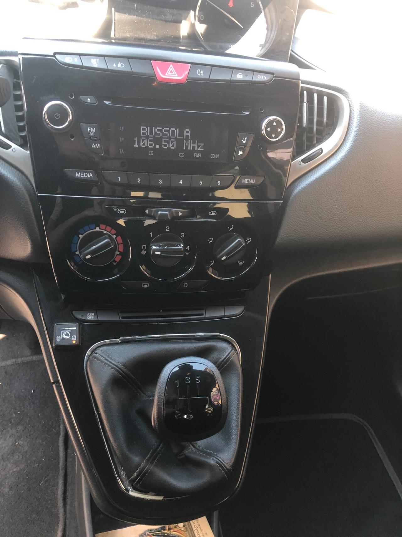 Lancia Ypsilon 1.2 69 CV 5 porte GPL