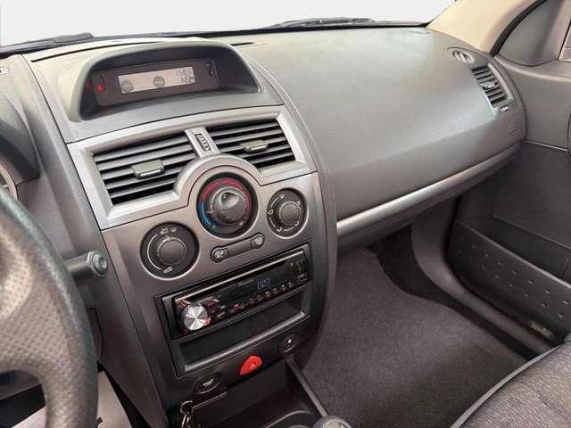 Renault Megane Mégane C-C 1.9 dCi/130CV Dynamique