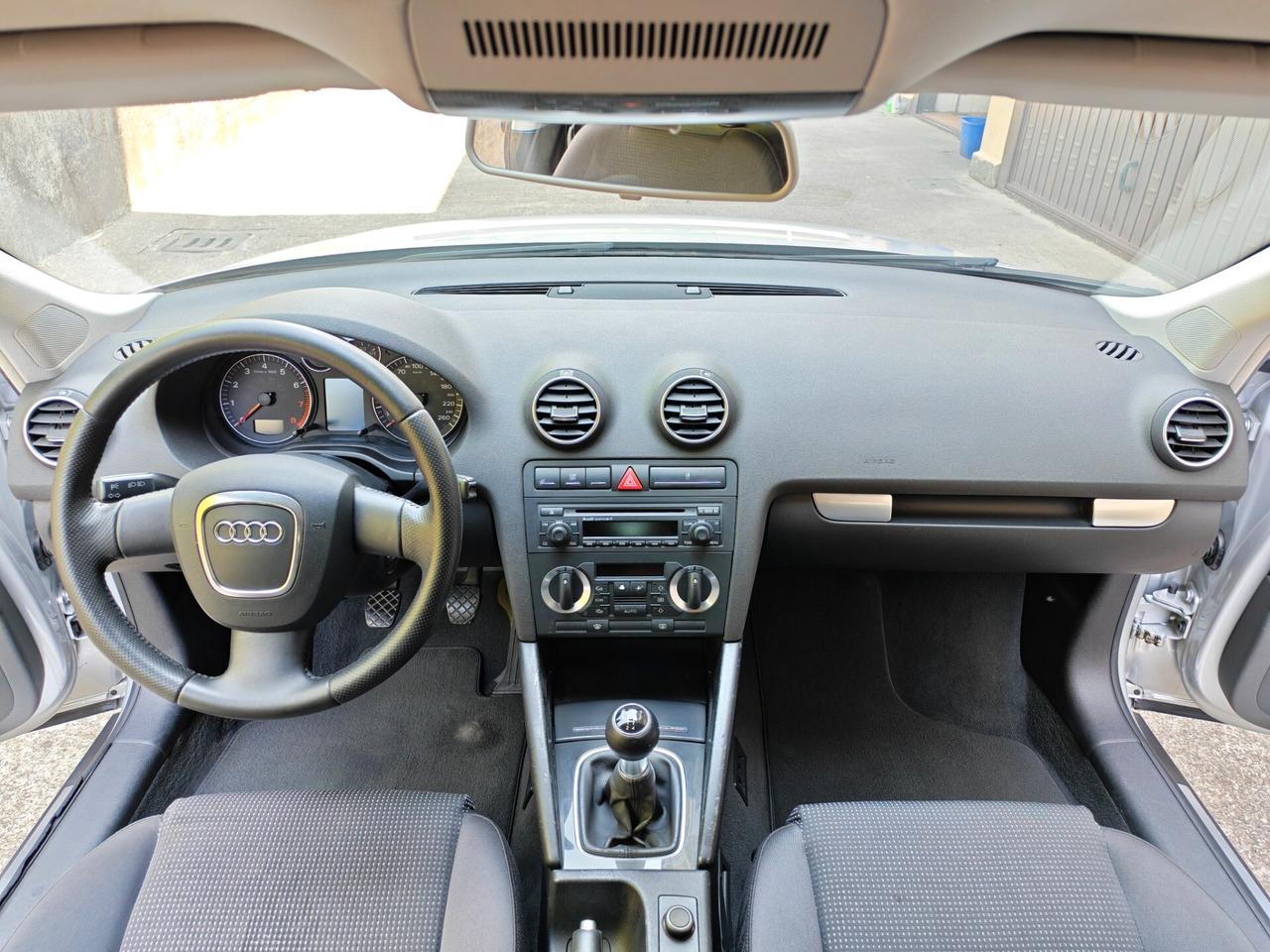 Audi A3 1.6 BENZINA 102cv / 86.000km / Unipro