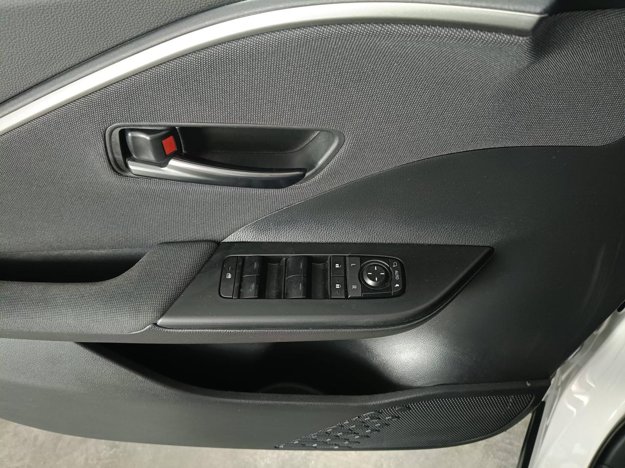 TOYOTA C-HR II 2023 - C-HR 2.0 phev Trend eco fwd e-cvt