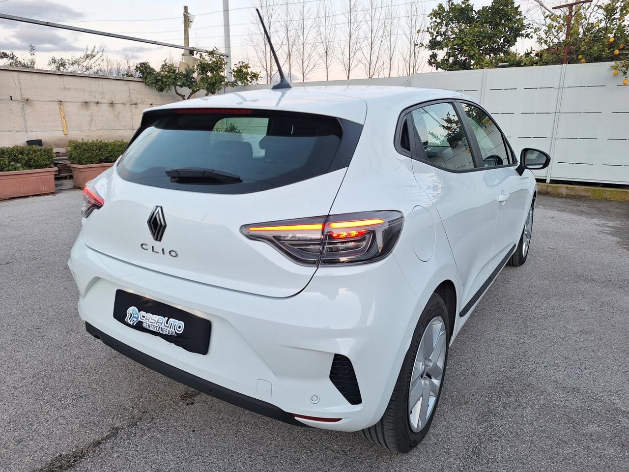 Renault Clio 1.0 TCe 90cv Evolution NAV - 2025