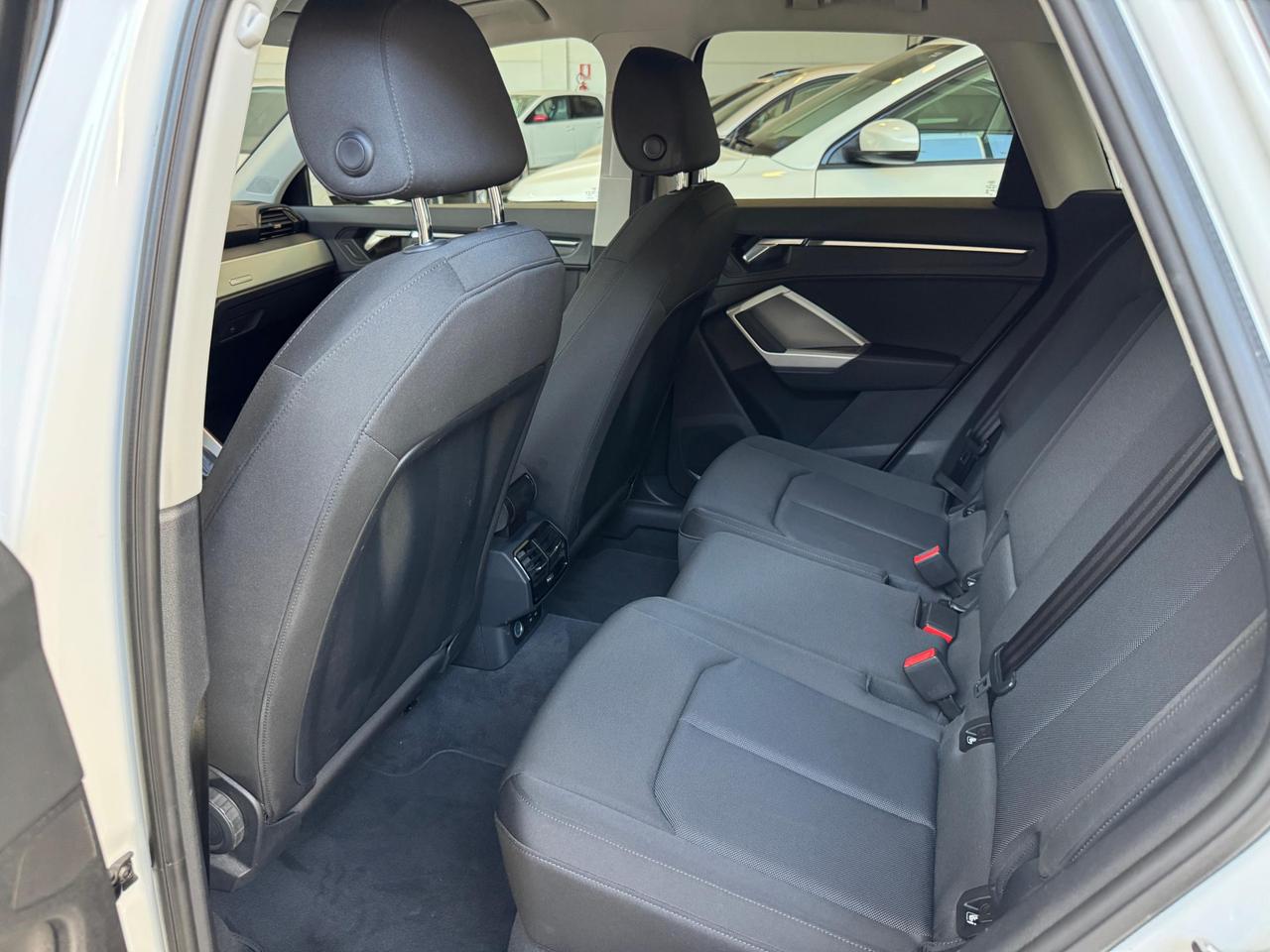 Audi Q3 35 2.0 tdi Business s-tronic