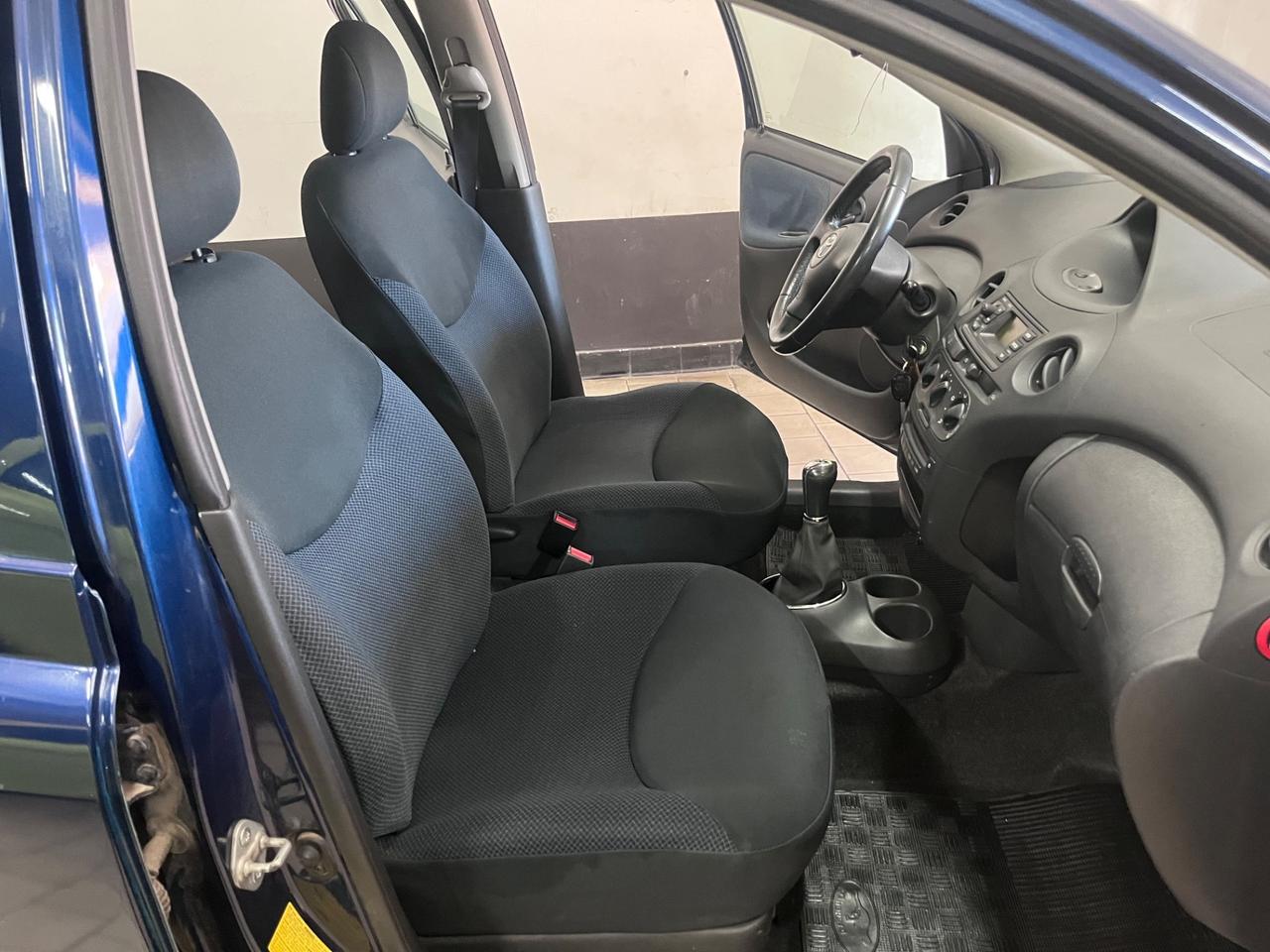 Toyota Yaris 1.4 tdi D-4D cat 5 porte Sol