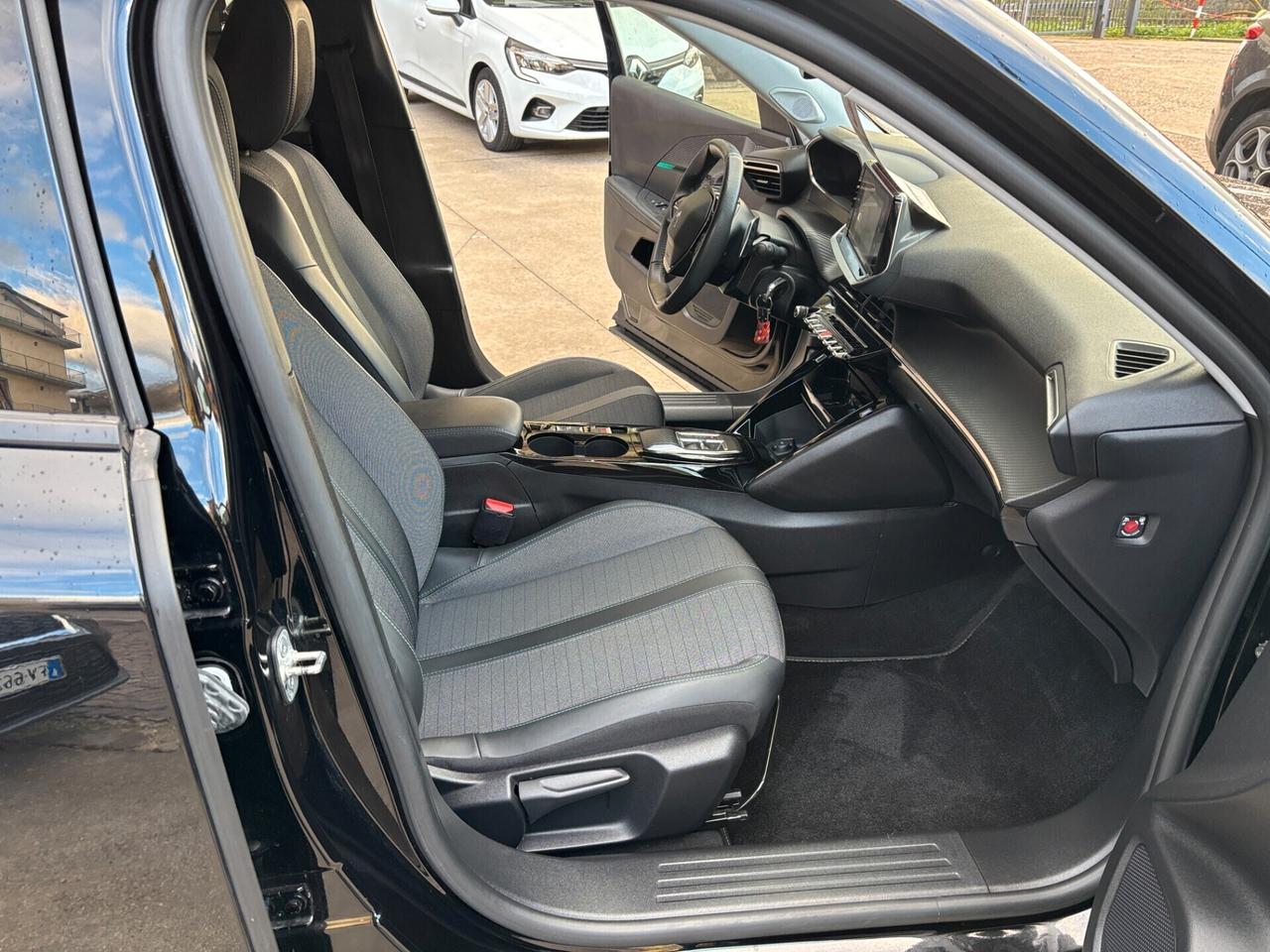 Peugeot 2008 NEW 130 CV EAT8 Allure-2022