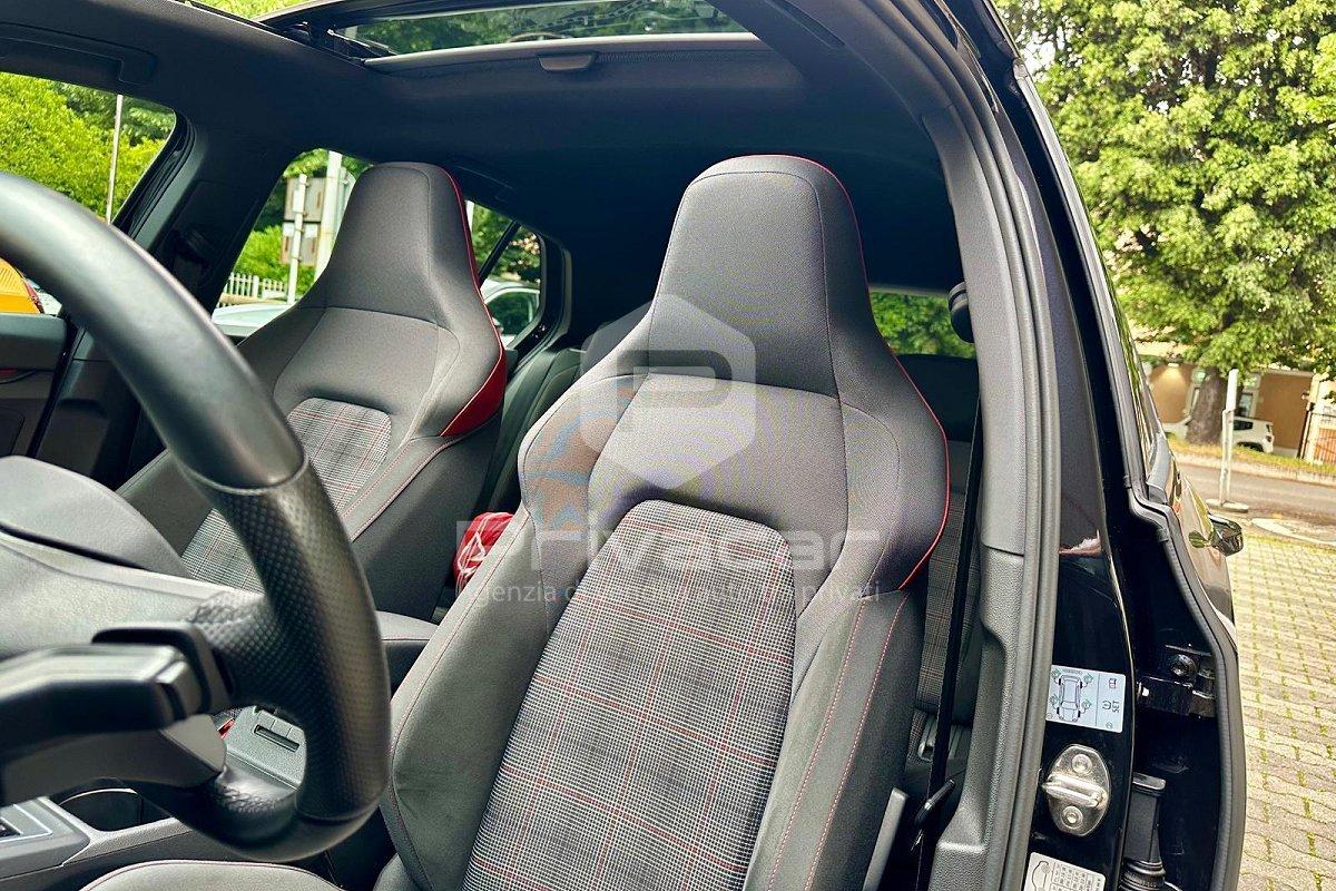VOLKSWAGEN Golf 2.0 TSI DSG GTI
