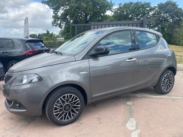 Lancia Ypsilon 1.0 FireFly 5 porte S&S Hybrid Platino