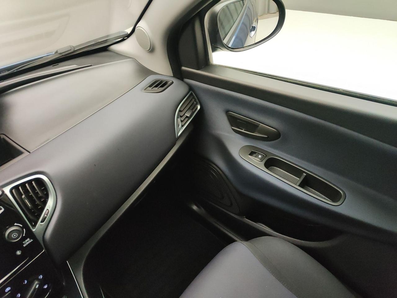 LANCIA Ypsilon III 2021 1.0 70CV HYBRID PLATINO