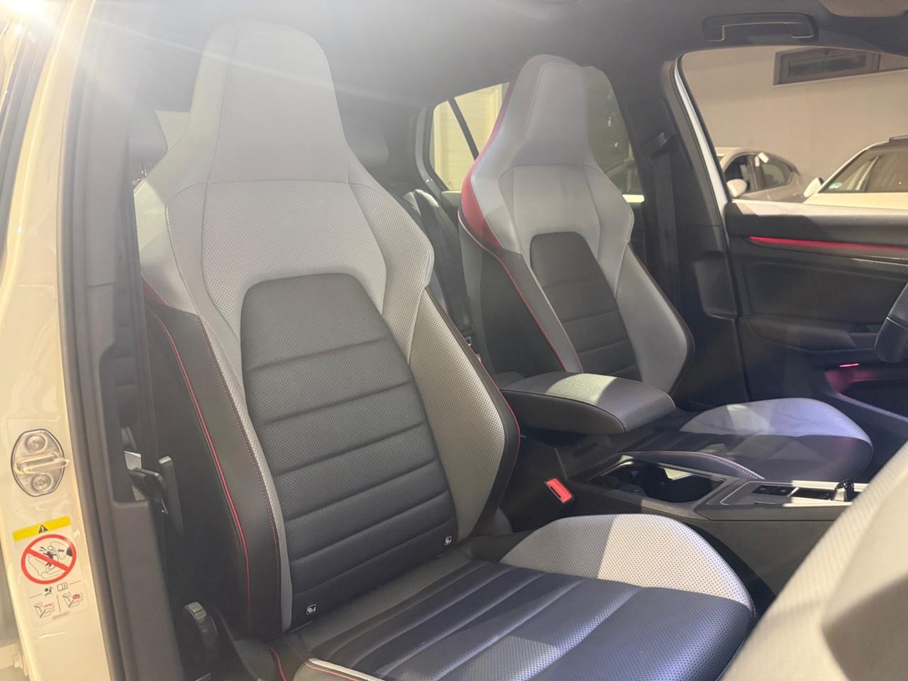 Volkswagen Golf GTI 2.0 TSI BlackStyle