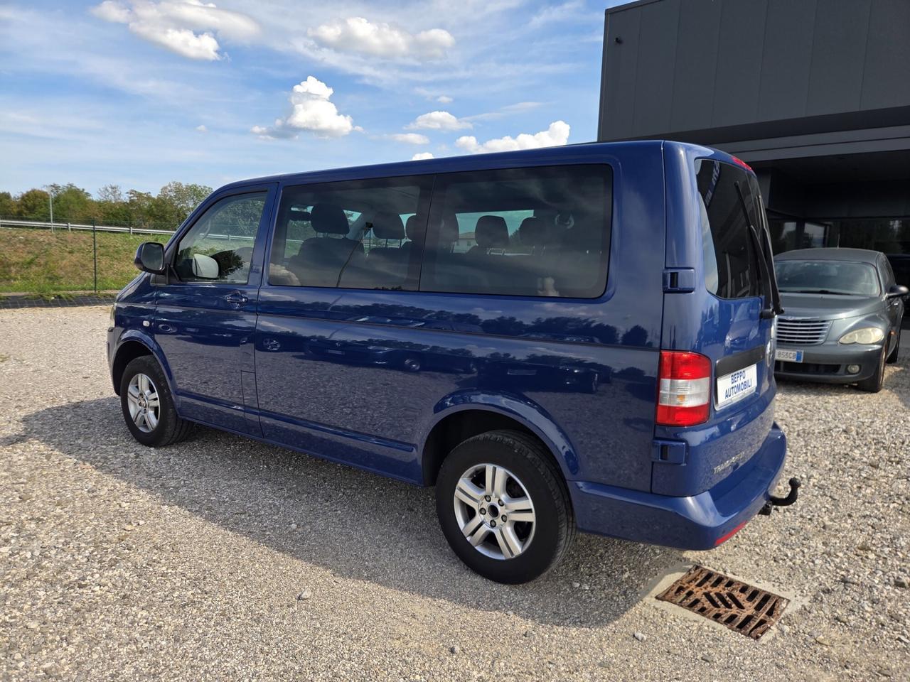 VENDIAMO VOLKSWAGEN T5 TRANSPORTER 9 POSTI 2.0TDI