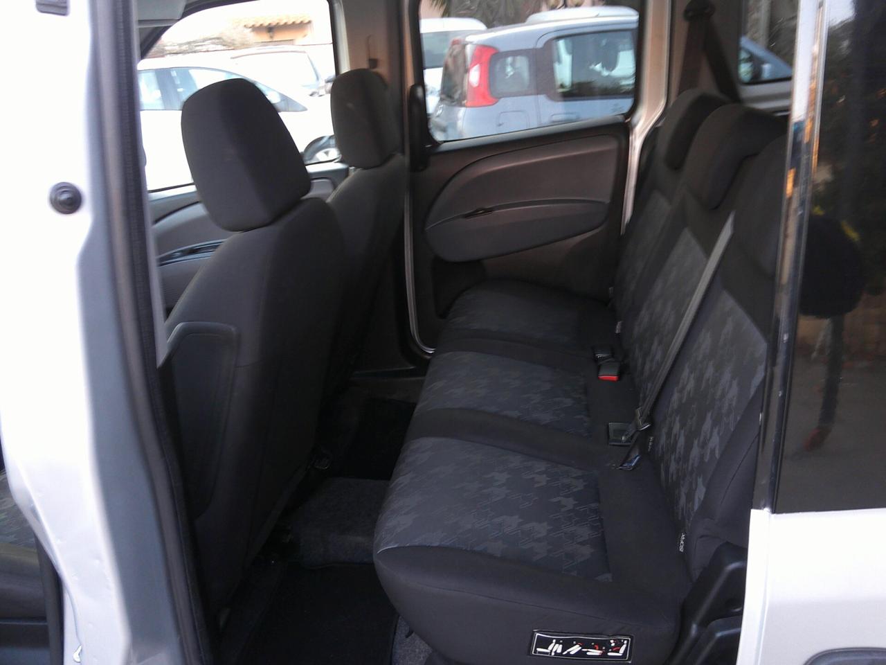 Opel Combo 1.6 CDTI 105CV AUTOVETTURA 12