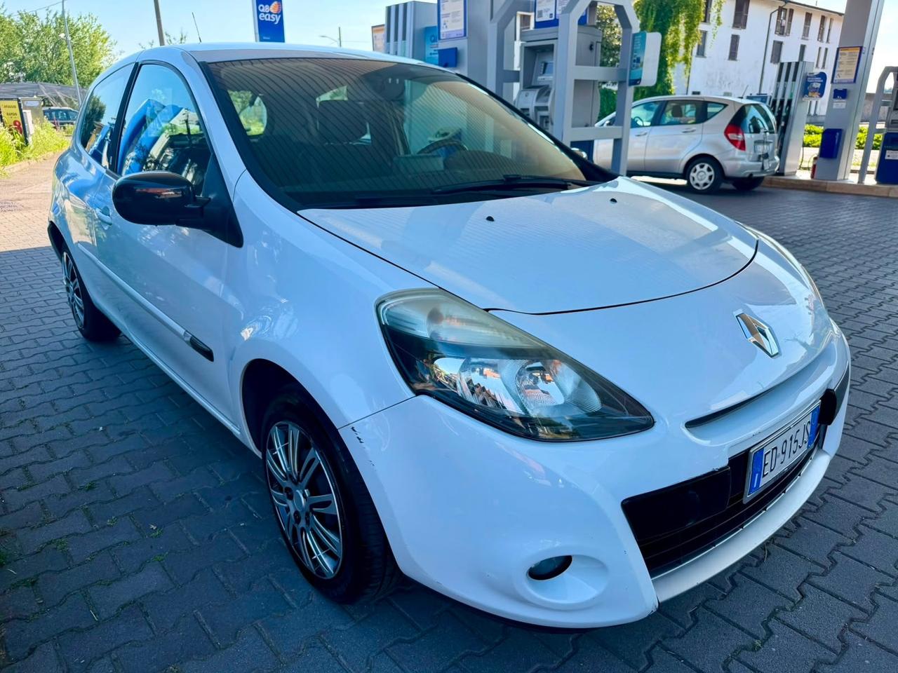 Renault Clio 1.2 16V 3