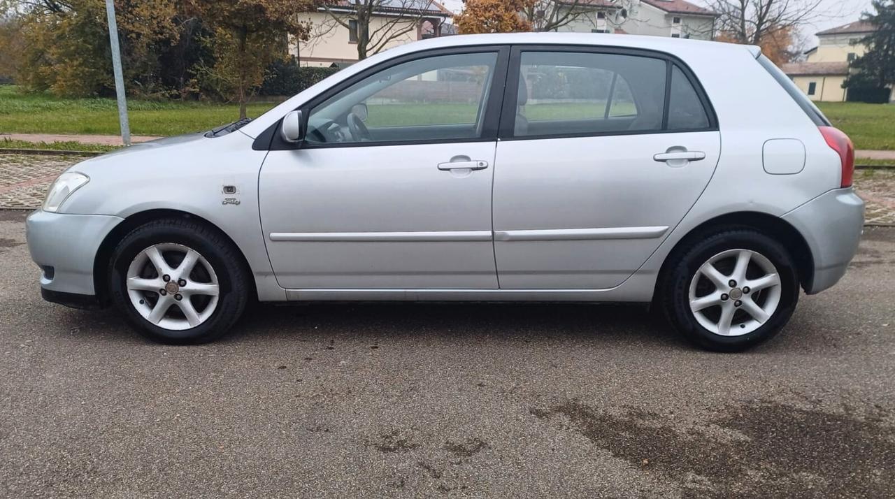 Toyota Corolla 2.0 16V D-4D 5 porte