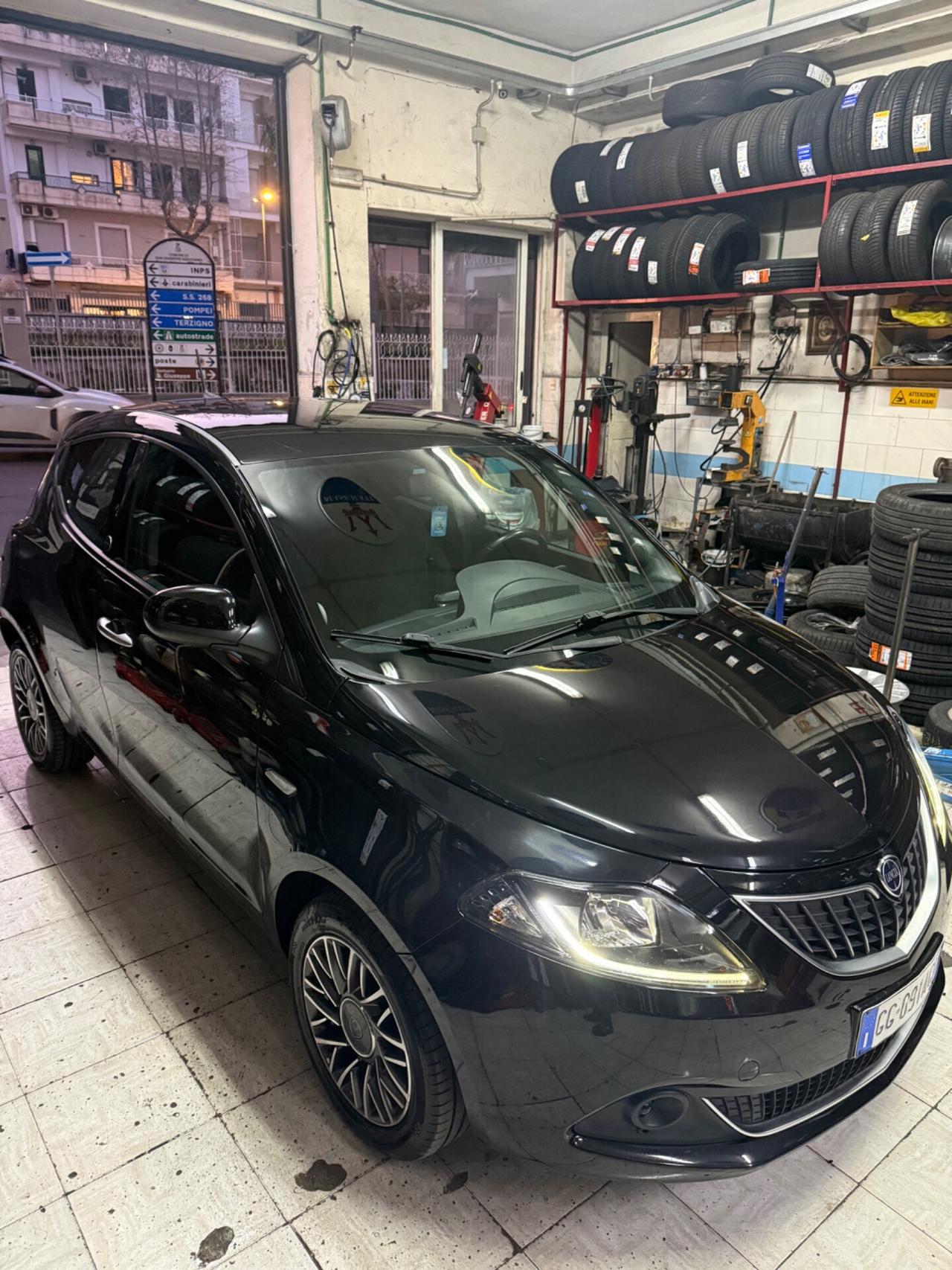 Lancia Ypsilon 1.2 69 CV 5 porte GPL ECOCHIC