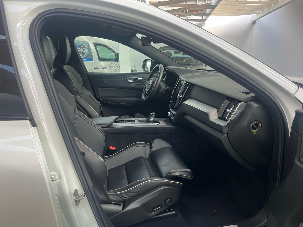 Volvo XC 60 XC60 B4 (d) Geartronic R-design