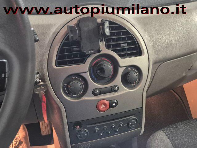 RENAULT Modus 1.2 16V Confort Authentique