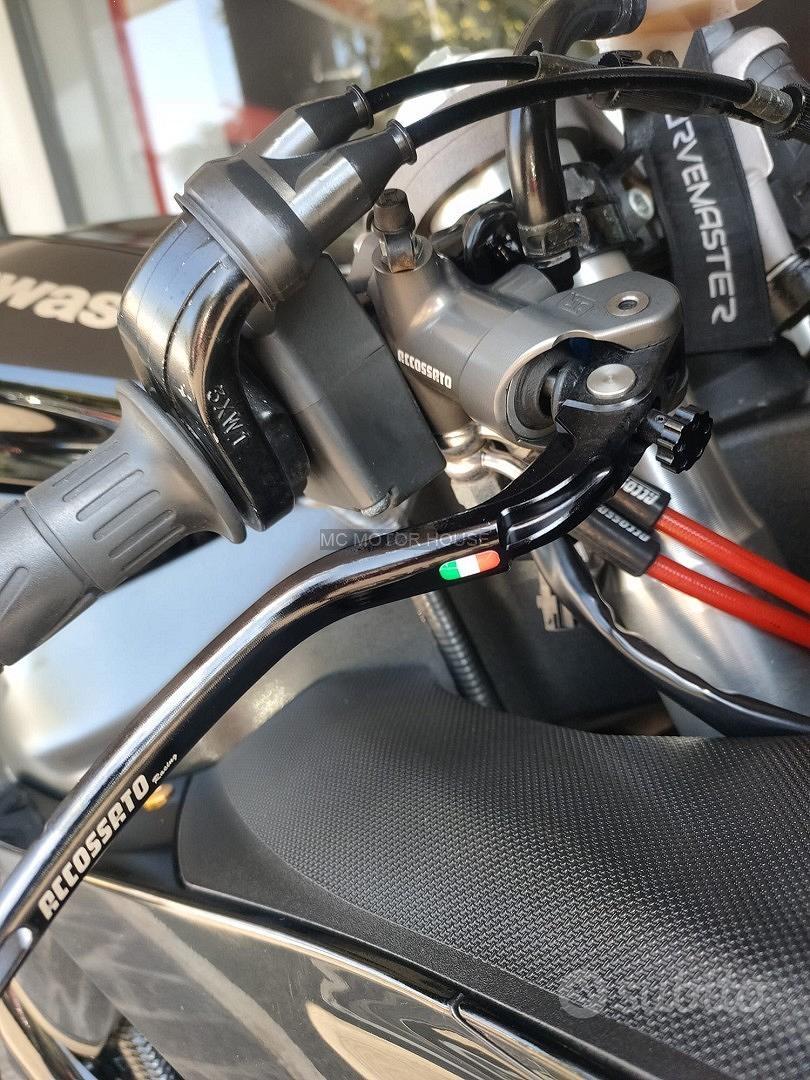 Kawasaki ninja 600 +0maggi0 casco+ rate +permute