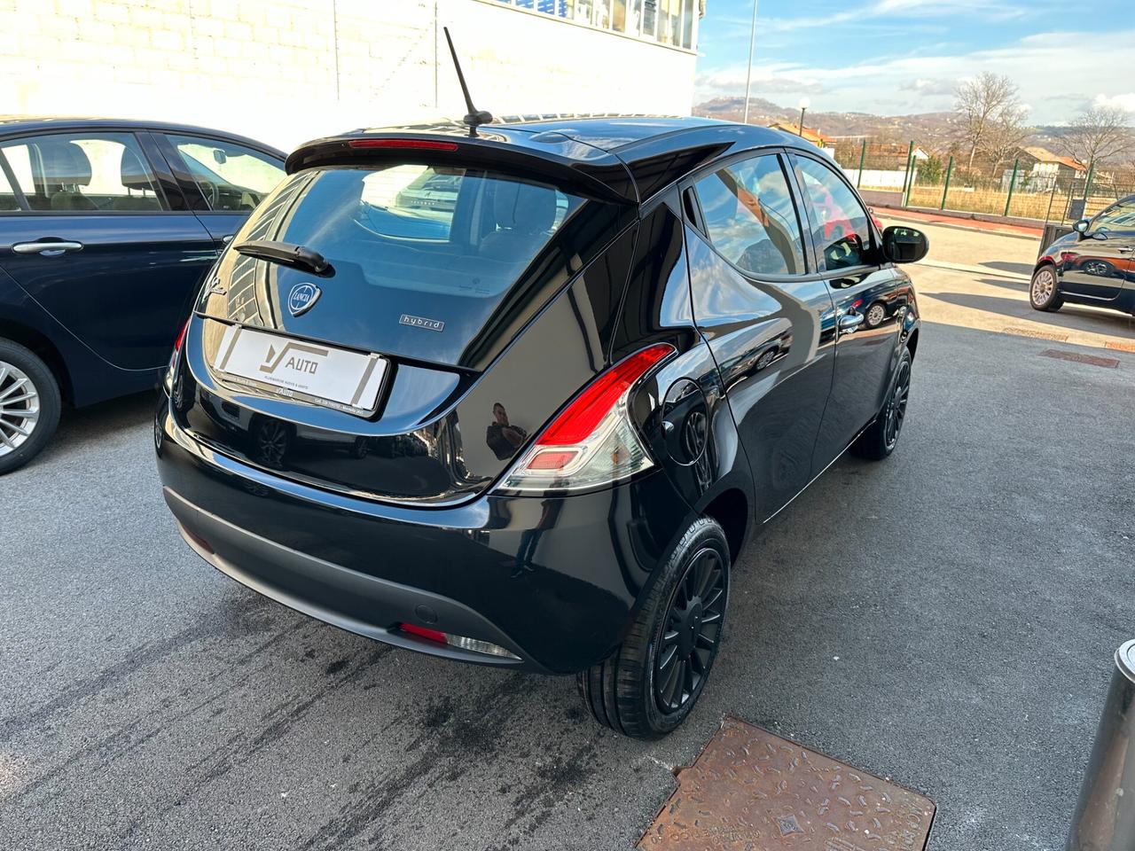 Lancia Ypsilon 1.0 FireFly 5 porte S&S Hybrid Silver