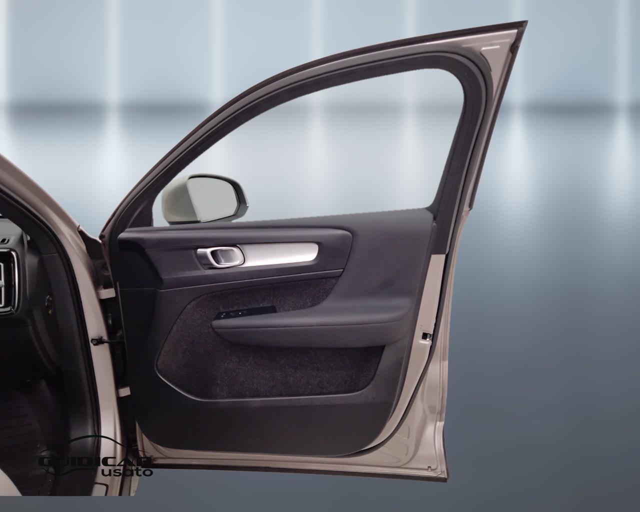 VOLVO XC40 2023 - XC40 1.5 t5 recharge phev Core auto