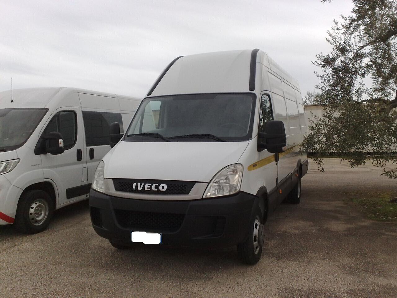 Iveco Daily 35c14 3000cc GRANVOLUME - 2011
