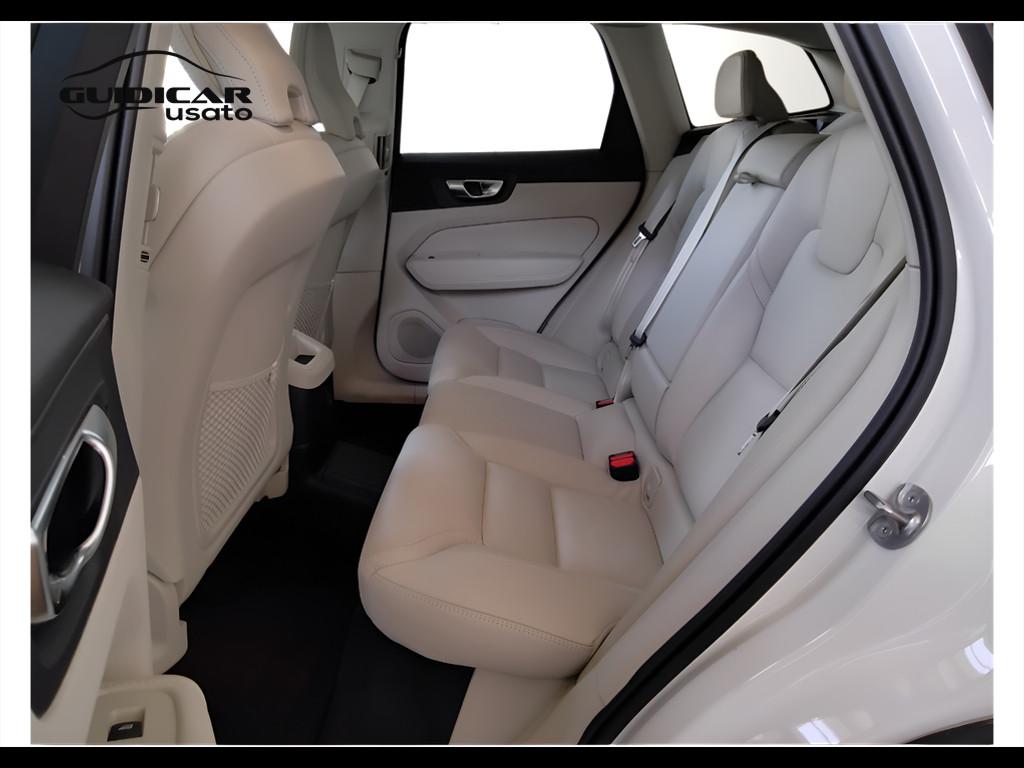 VOLVO XC60 II 2022 - XC60 2.0 t6 recharge phev obc 6,4kW Ultimate Dark awd auto