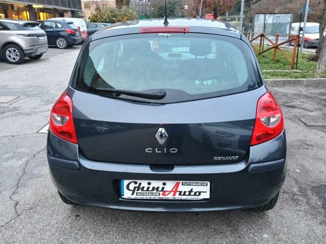 RENAULT Clio 1.2 16V 5 porte Dynamique *uniproprietario*