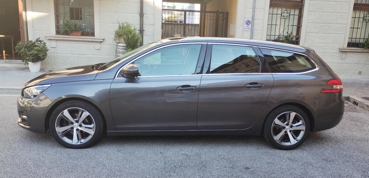 Peugeot 308 BlueHDi 130 S&S SW Allure
