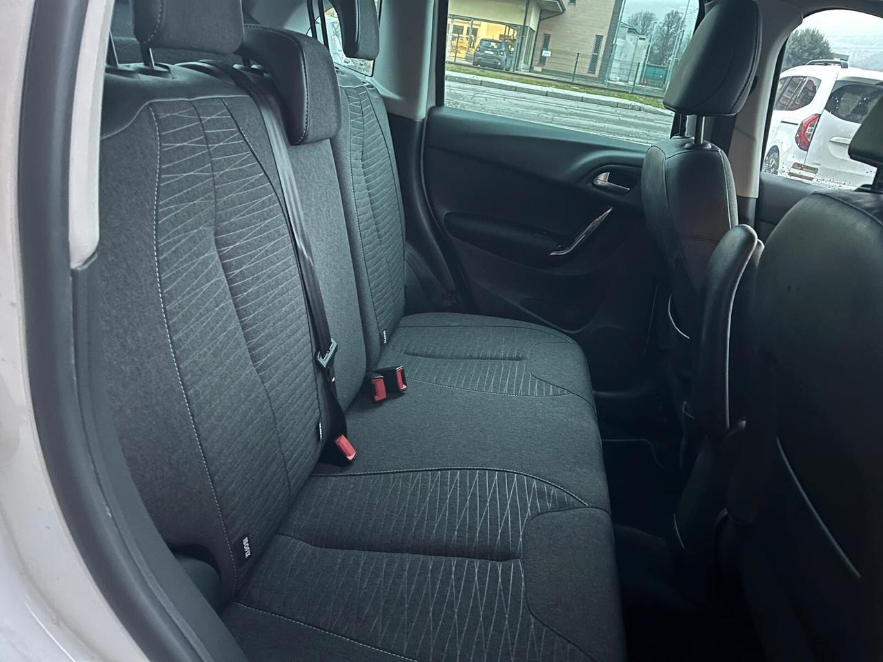 Citroen C3 1.2 puretech Exclusive 82cv-DISTRIBUZIONE FATTA