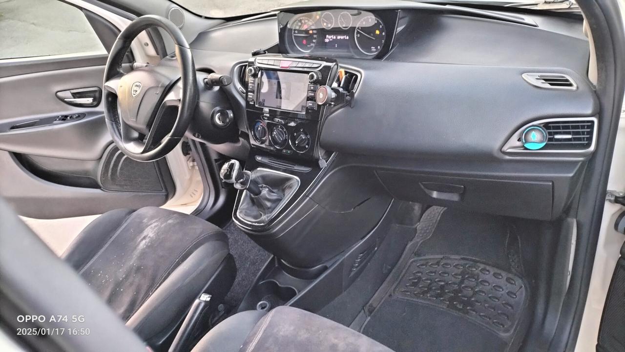 Lancia Ypsilon 1.2 69 CV Platino