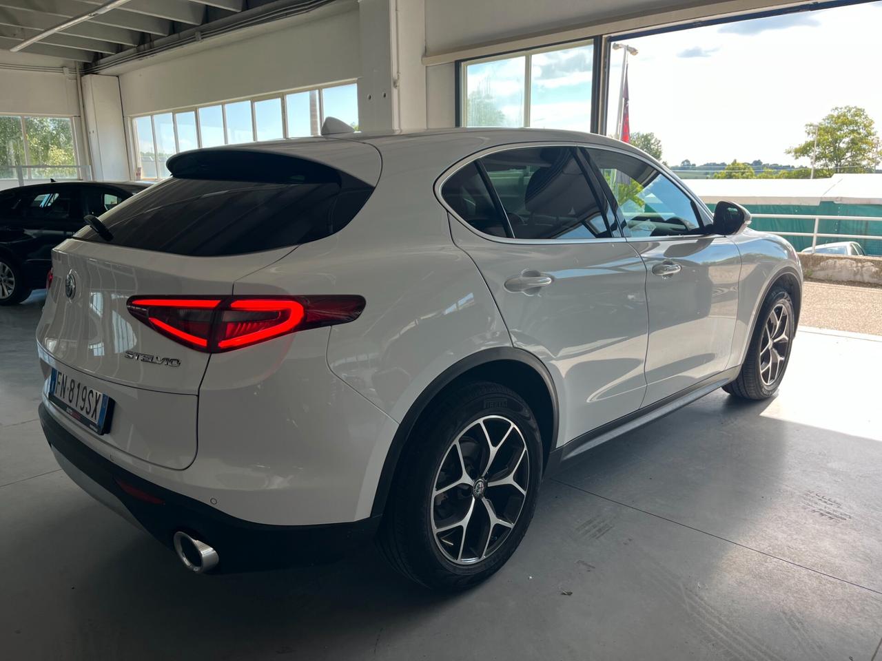 Alfa Romeo Stelvio 2.2 Turbodiesel 210 CV AT8 Q4 Super