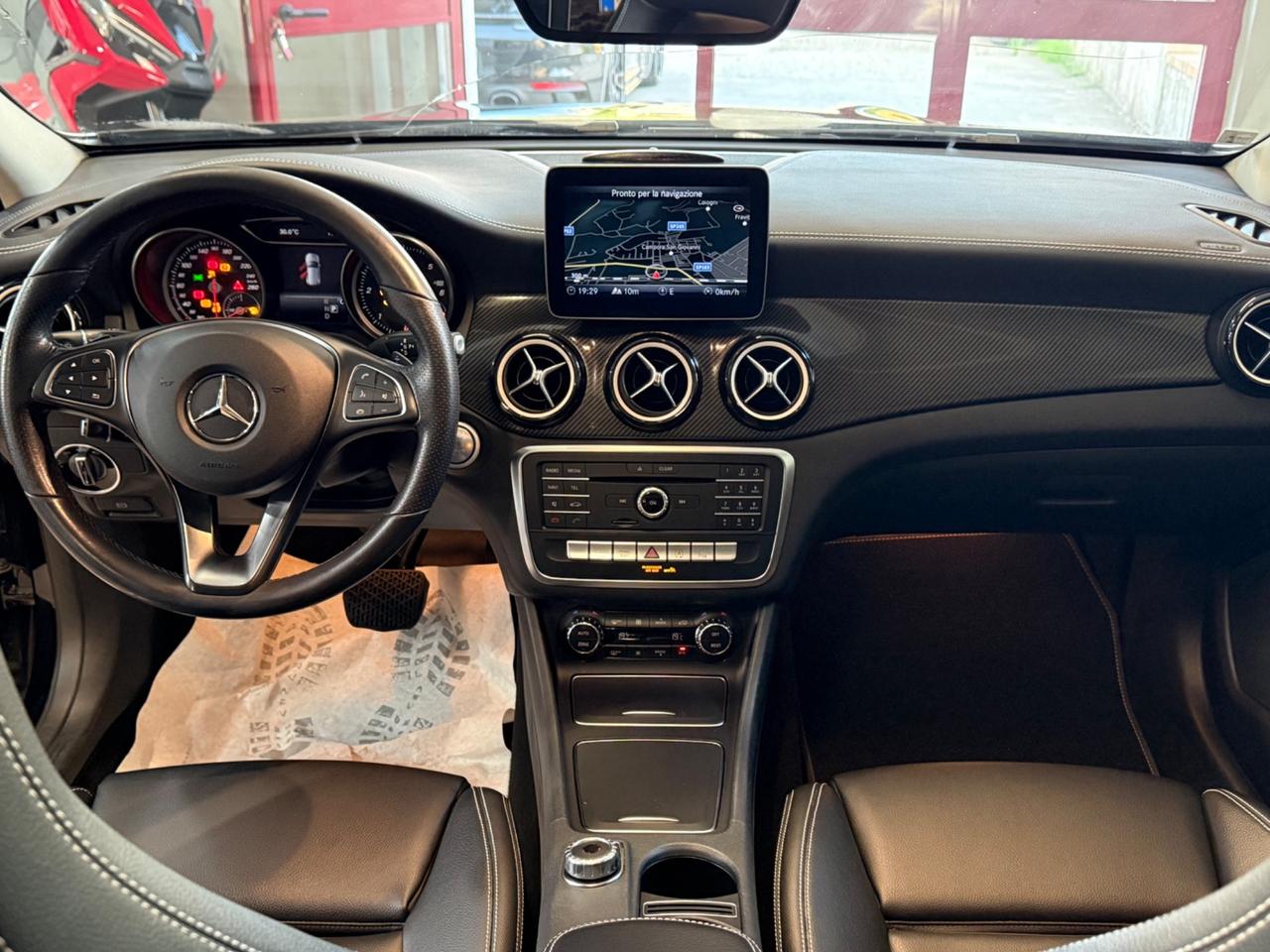 Mercedes-benz GLA 200 d Automatic Premium