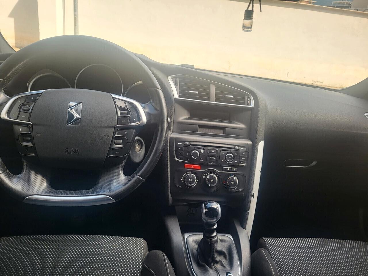 Ds DS4 4 1.6 e-HDi 110 airdream 05/2012 km 238000