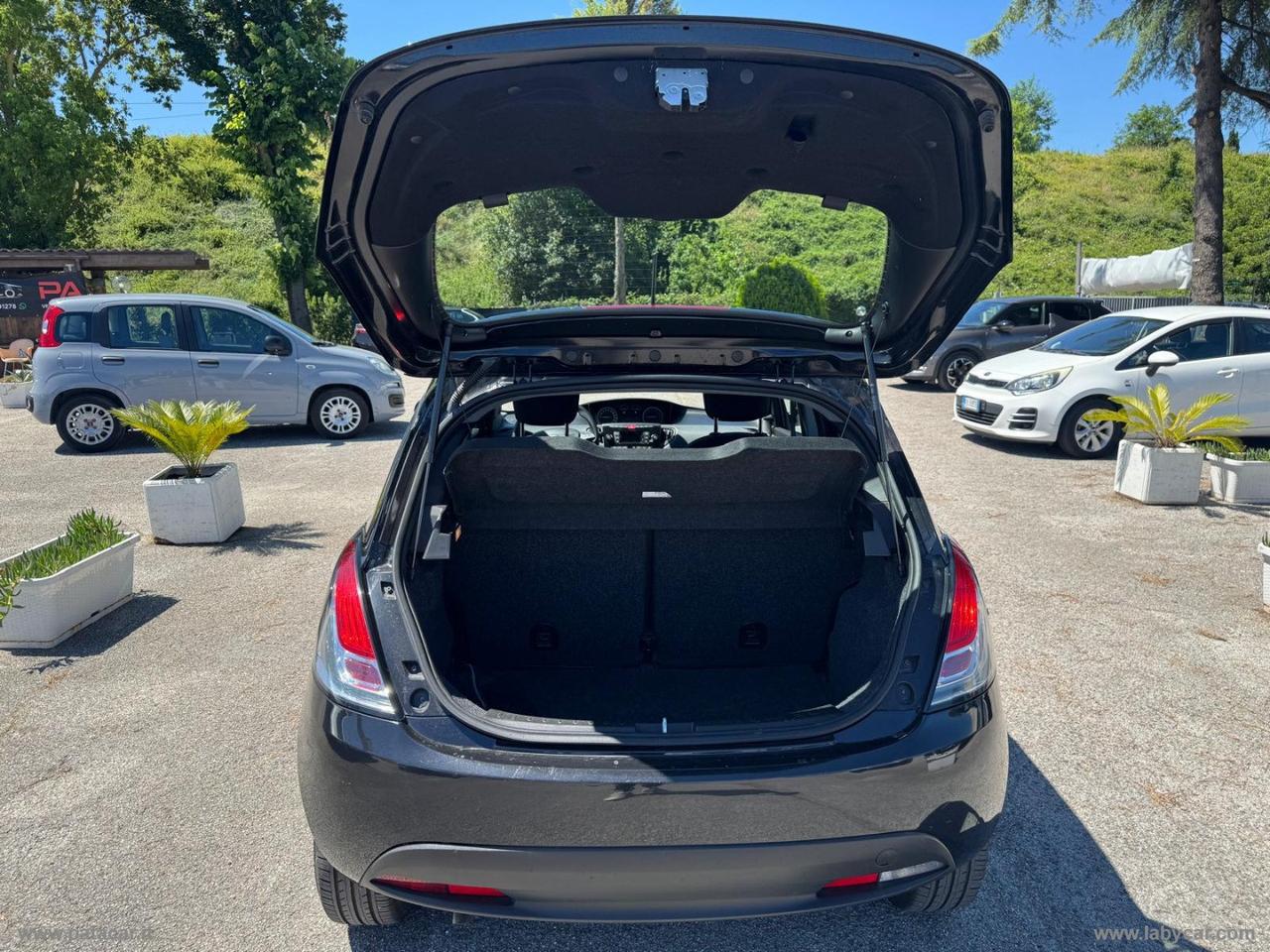 LANCIA Ypsilon 1.0 FireFly 5pS&S Hyb. Eco Silv.