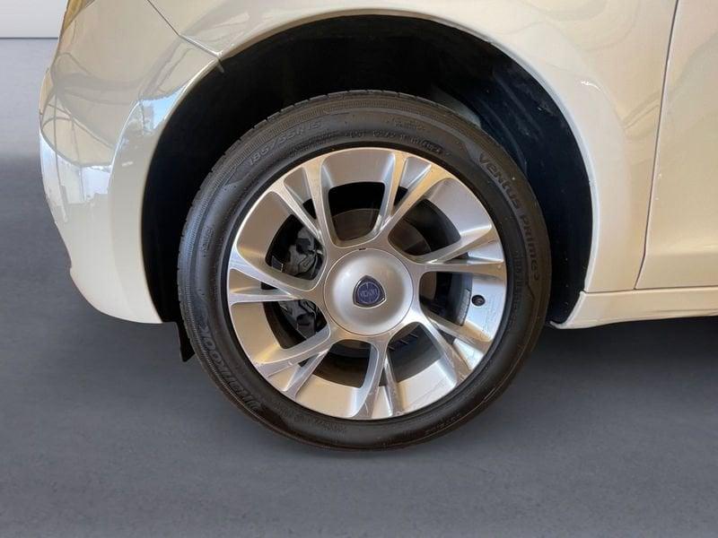 Lancia Ypsilon 1.2 69cv Gold